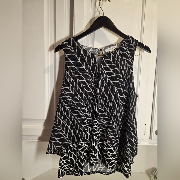White House Black Market Tops - White House Black Market Black and White Sleeveless Top
